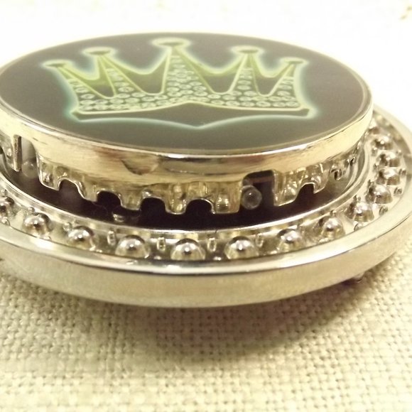 King's Crown Light-up Belt Buckle - Picture 7 of 8